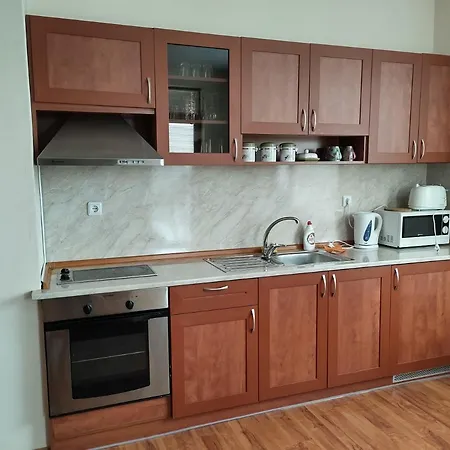 Cedar Apartment *