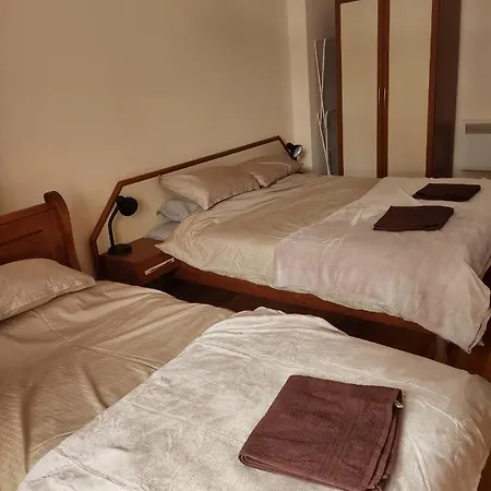 Cedar Apartment *