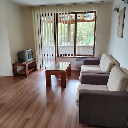 Cedar Apartment